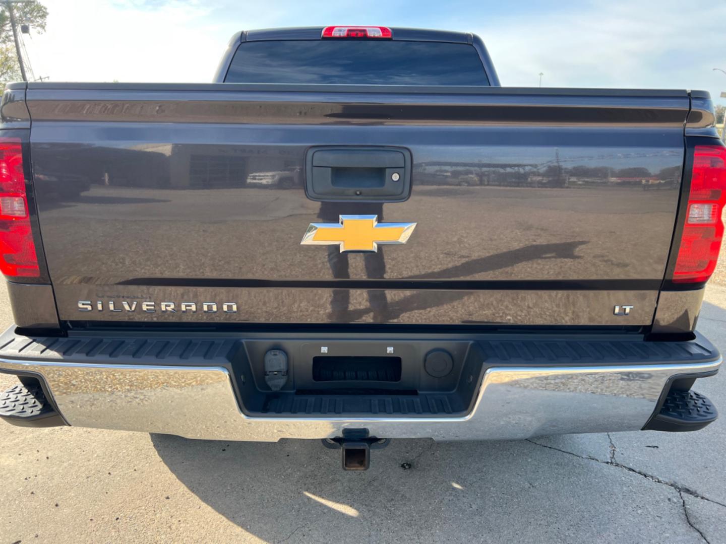 2015 Charcoal /Black Chevrolet Silverado 1500 LT (3GCPCREC1FG) with an 5.3L V8 engine, 6-Speed Automatic transmission, located at 4520 Airline Hwy, Baton Rouge, LA, 70805, (225) 357-1497, 30.509325, -91.145432 - 2015 Chevy Crew Cab LT 153K Miles, 5.3 V8, Power Windows & Locks, Cold A/C, Tow Pkg. NO IN HOUSE FINANCING. FOR INFO PLEASE CONTACT JEFF AT 225 357-1497 CHECK OUT OUR A+ RATING WITH THE BETTER BUSINESS BUREAU WE HAVE BEEN A FAMILY OWNED AND OPERATED BUSINESS AT THE SAME LOCATION FOR OVER 45 YEARS. W - Photo#6